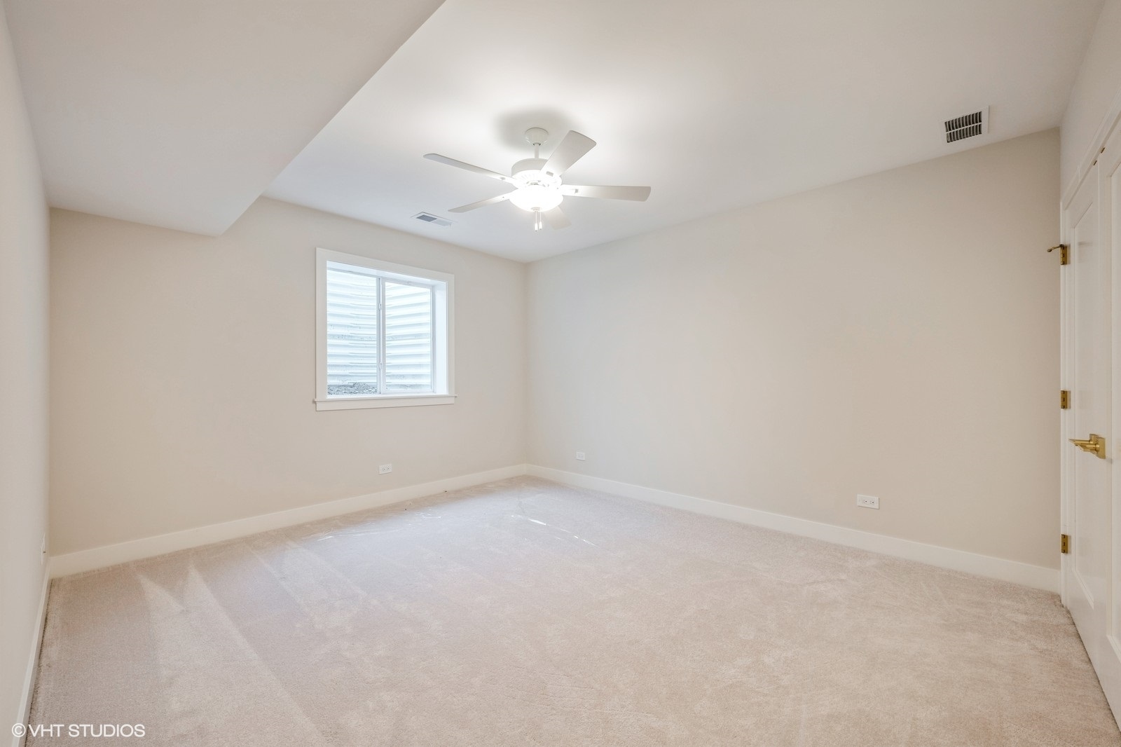 12562149 Property Photo 19