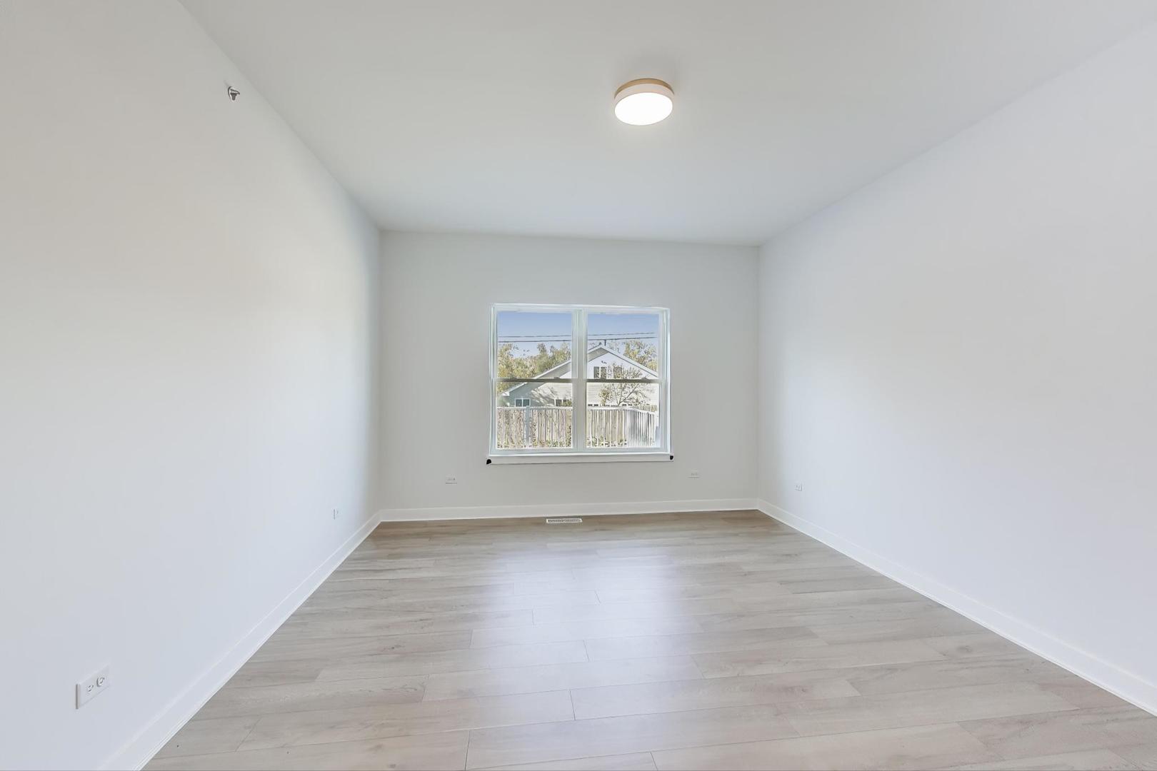 894 N Quentin Road Property Photo 14