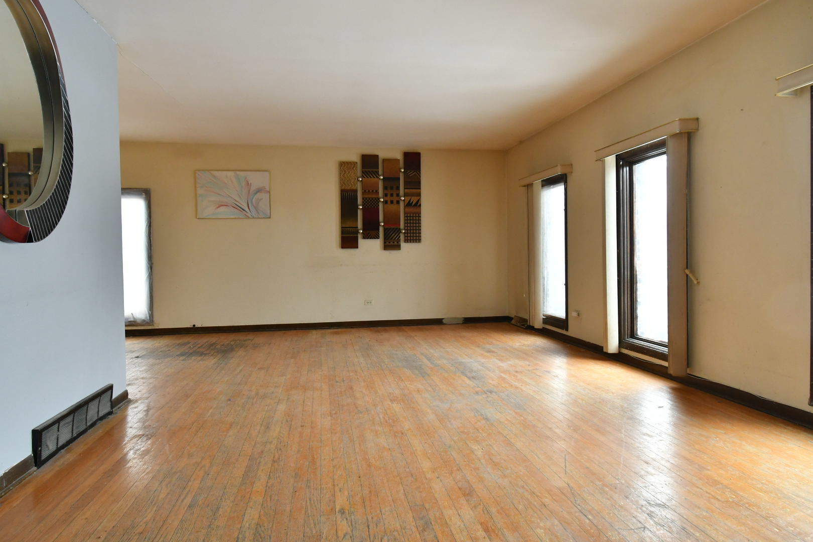 17032 Cregier Avenue Property Photo 3