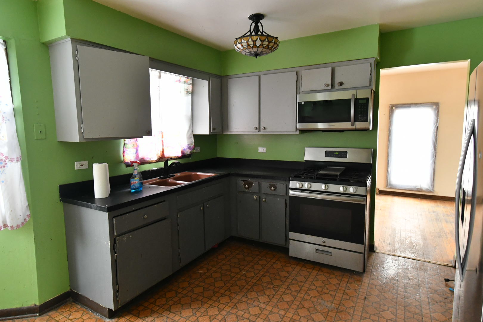 17032 Cregier Avenue Property Photo 7