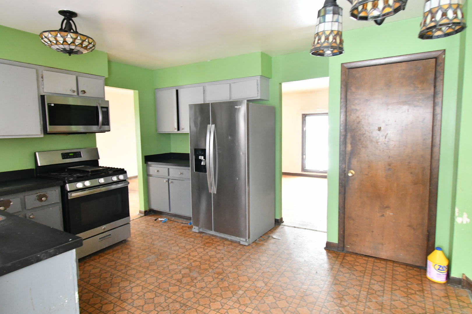 17032 Cregier Avenue Property Photo 9