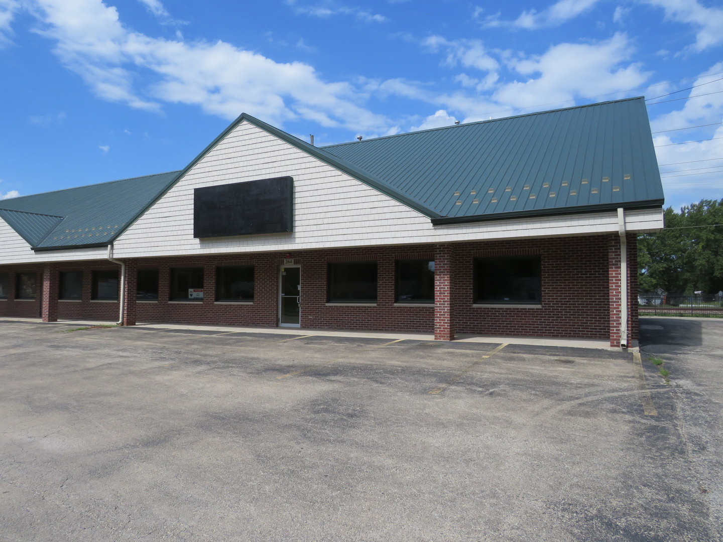 464 S Front Street Property Photo 1