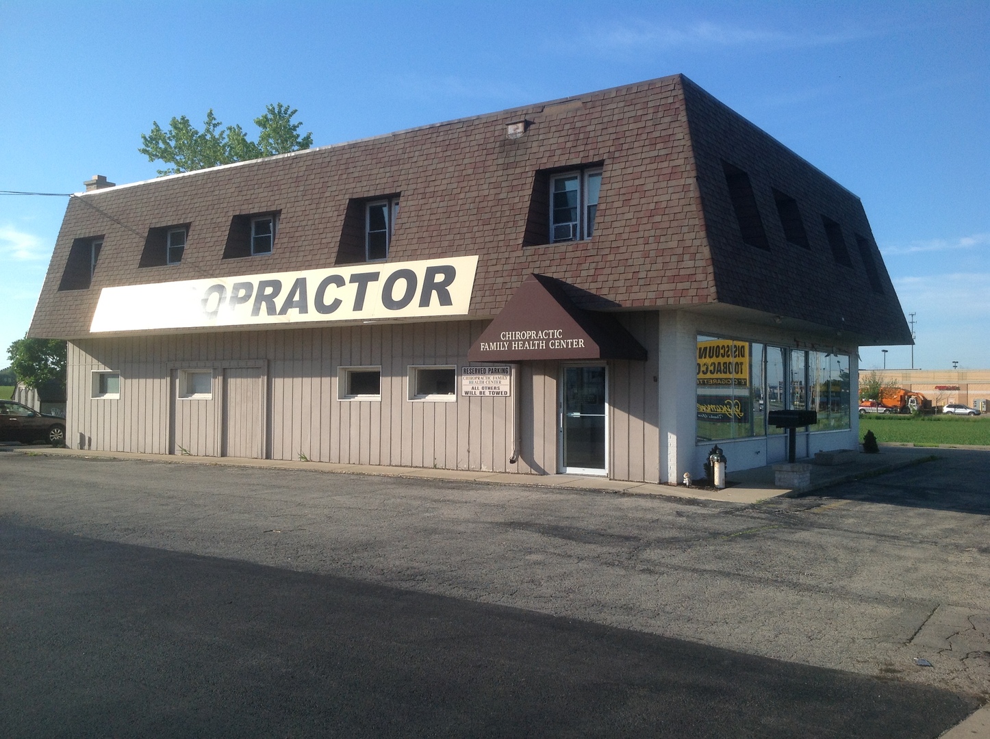 2900 Dekalb Avenue Property Photo 1