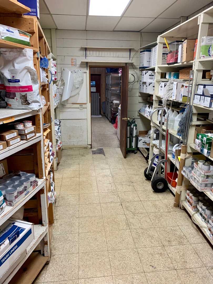 134 S Milwaukee Avenue Property Photo 12