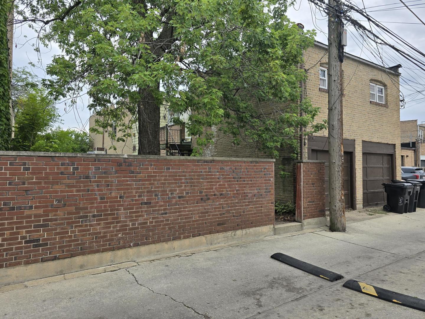 5638 N Western Avenue Property Photo 4