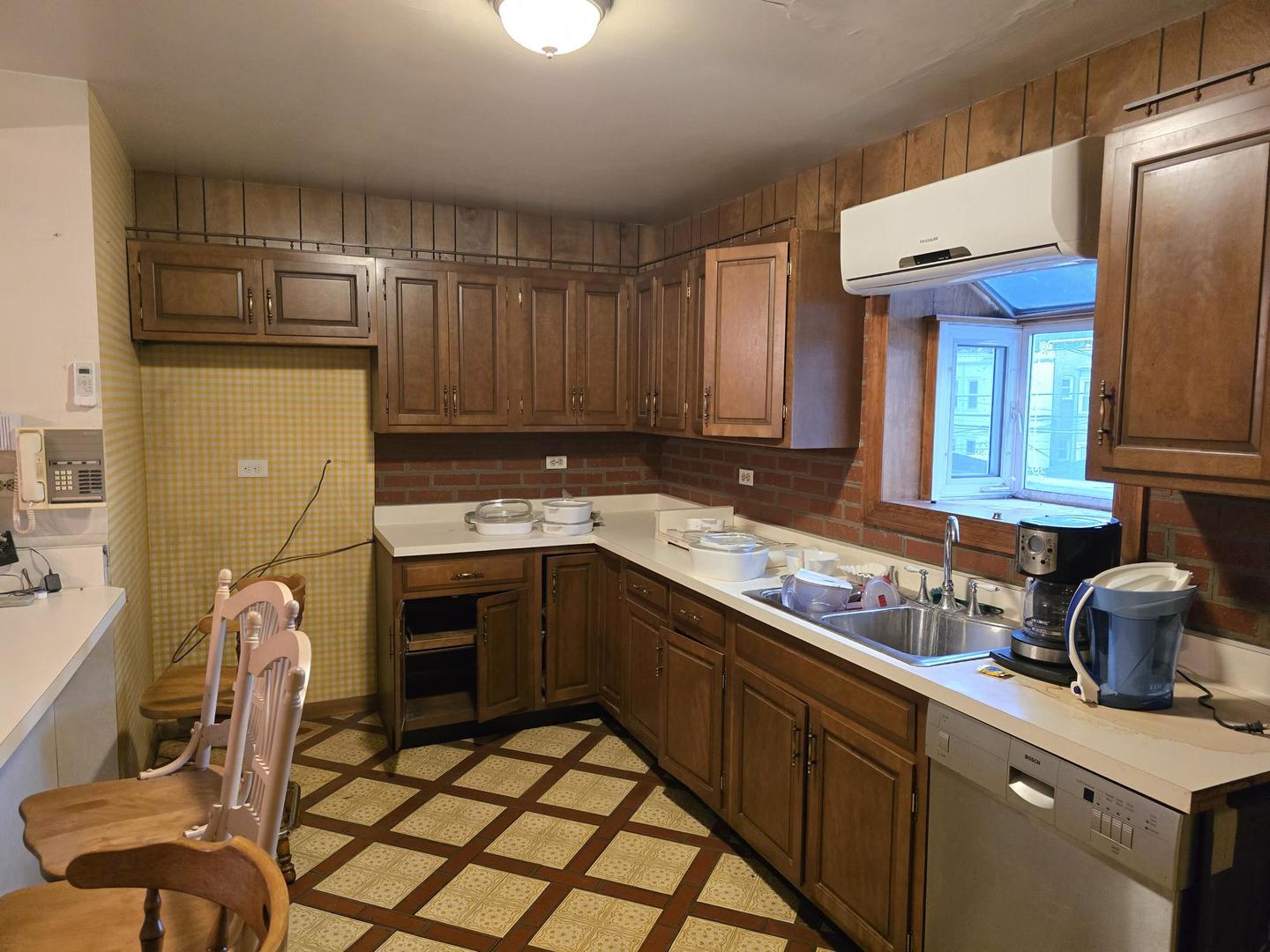 5638 N Western Avenue Property Photo 5