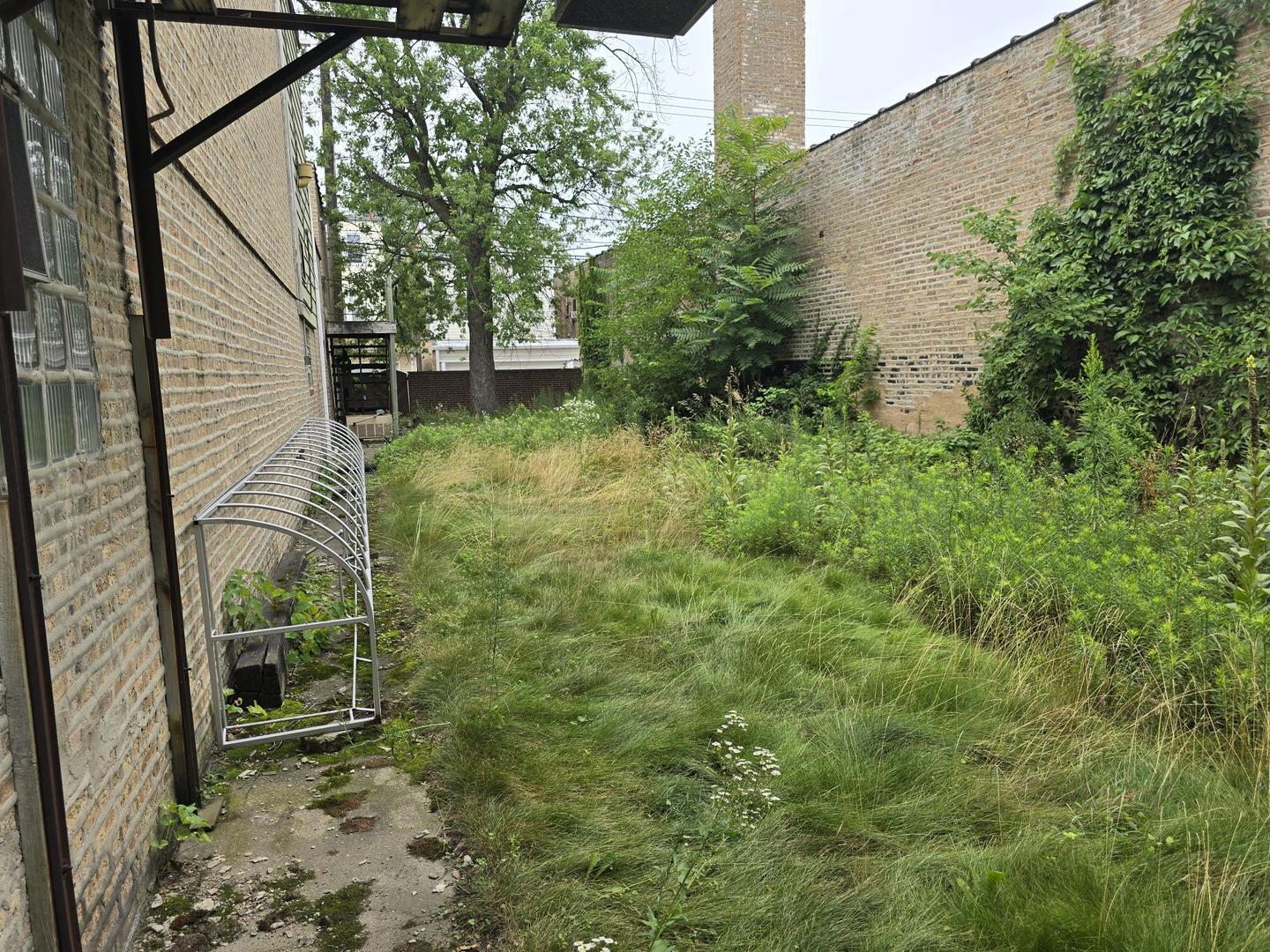 5638 N Western Avenue Property Photo 14