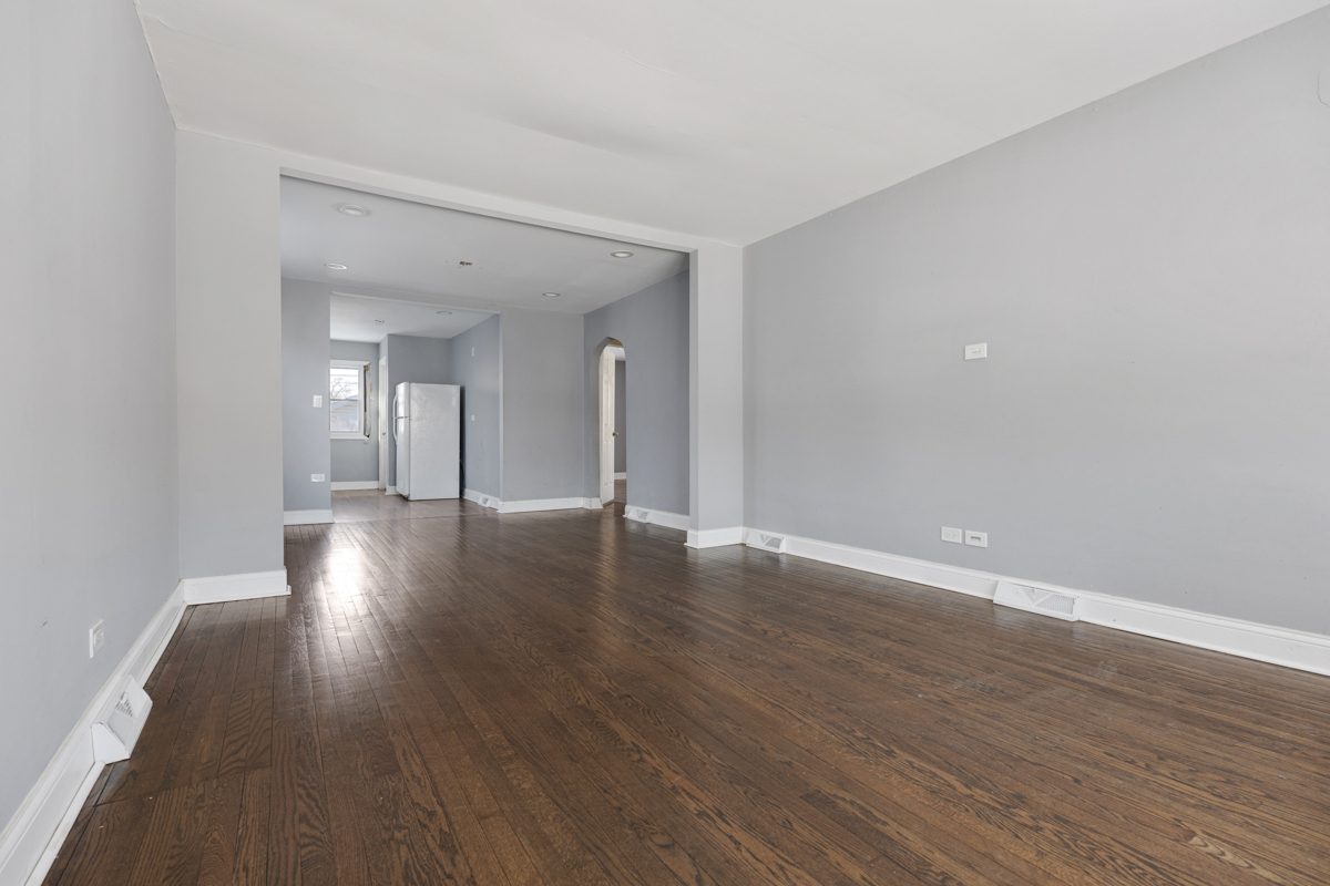 12338 S Elizabeth Street Property Photo 4