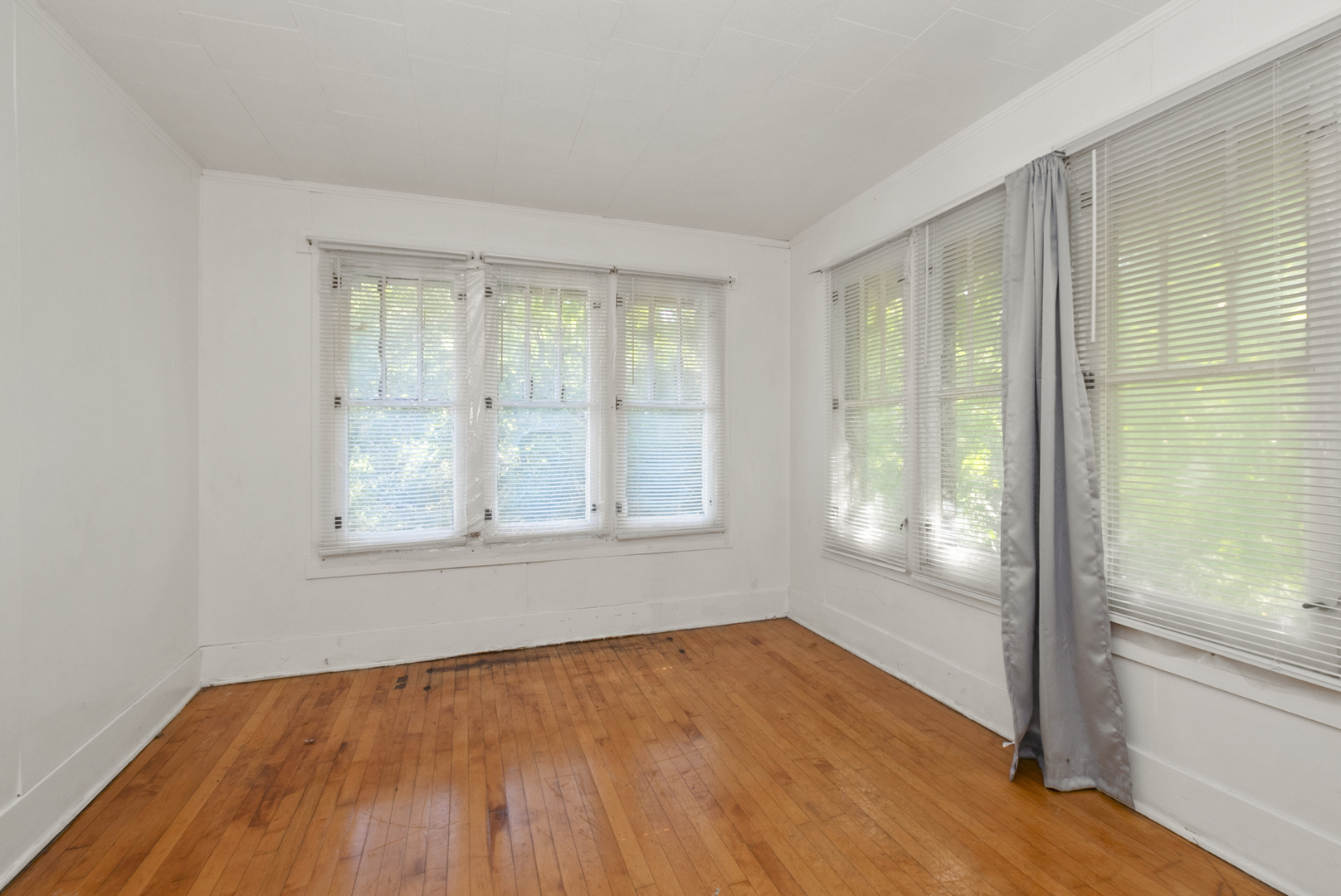 14119 Lincoln Avenue Property Photo 12