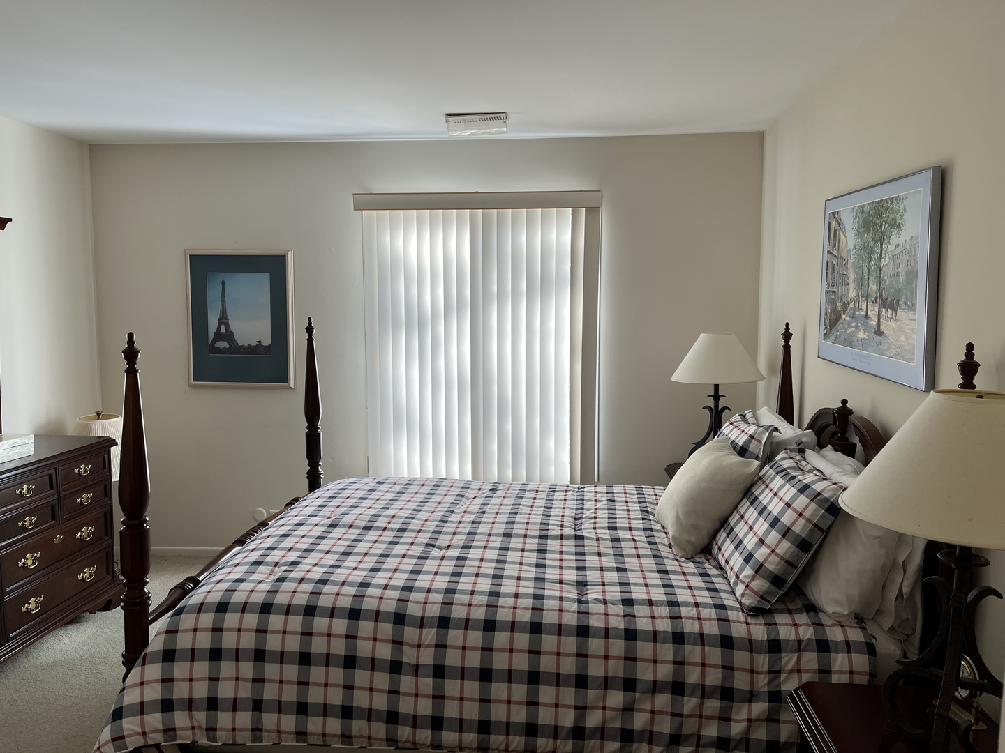 1607 Thames Court D Property Photo 10