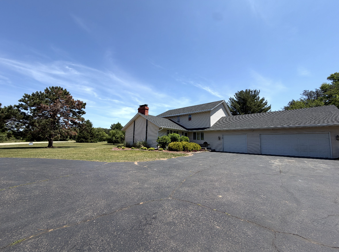 5009 Whispering Pine Circle Property Photo 1