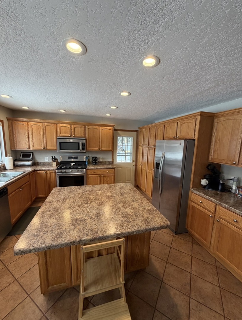 5009 Whispering Pine Circle Property Photo 8