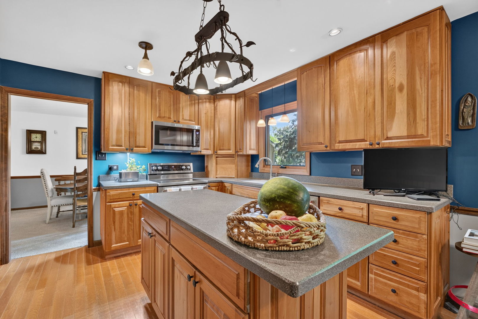 624 Virginia Court Property Photo 8
