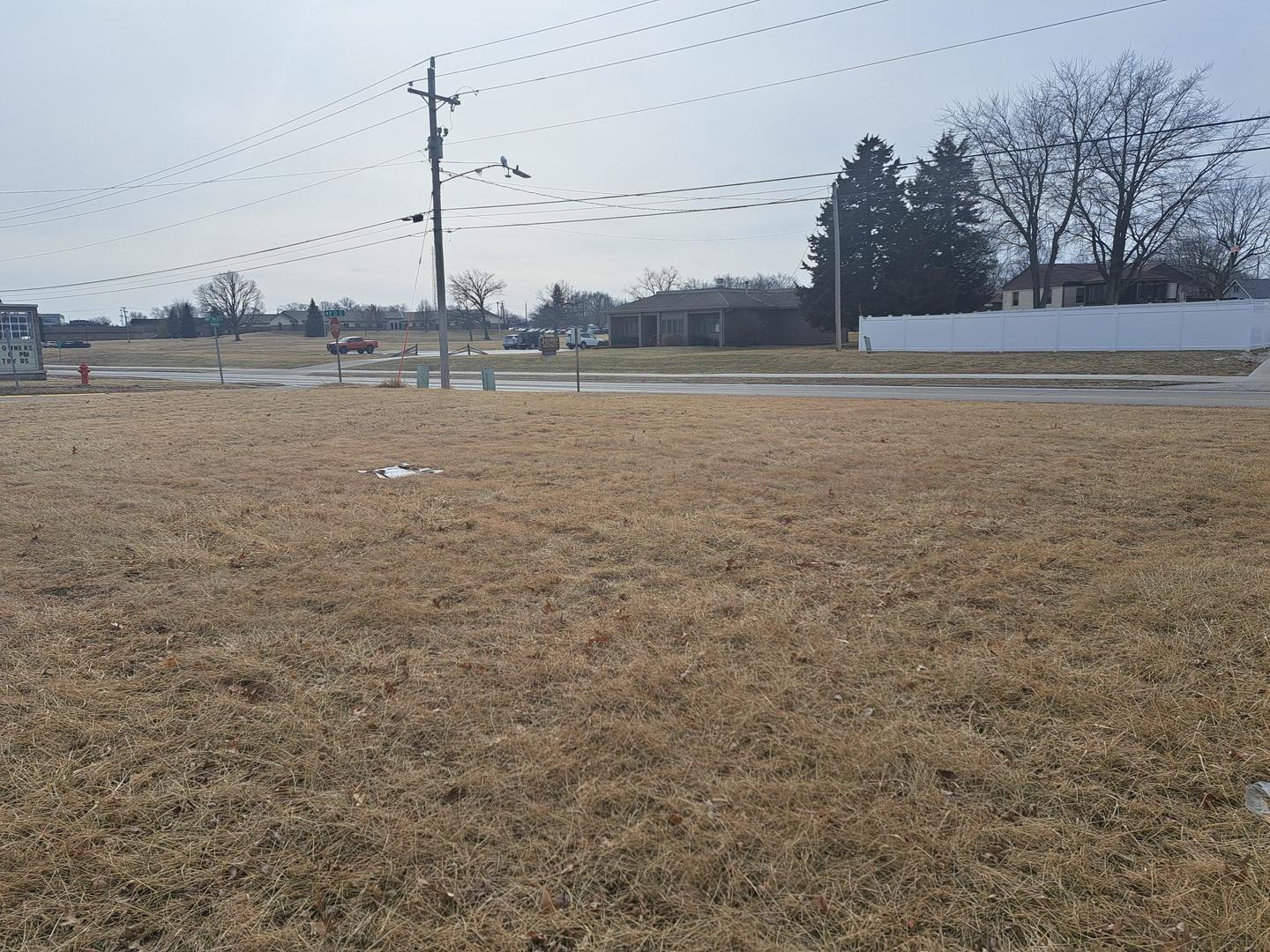Lot 6 Illini Plaza Property Photo 1