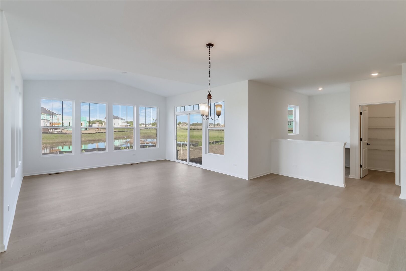 23 Hawthorn Ridge Drive Property Photo 15