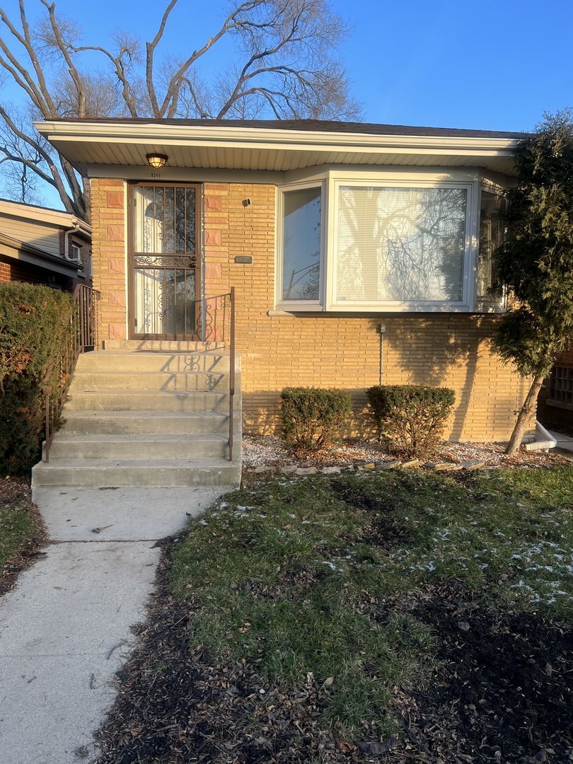 9241 S Emerald Avenue Property Photo 1