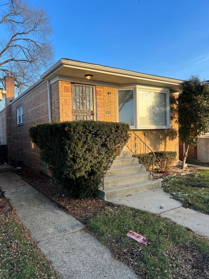9241 S Emerald Avenue Property Photo 3