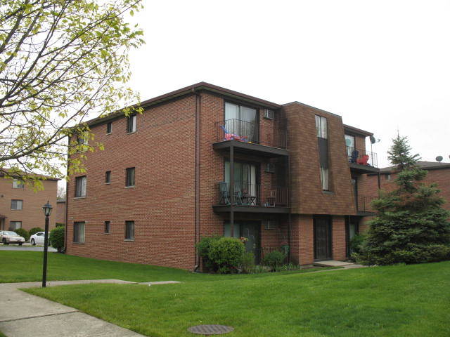 709 W 65th Street 5 Property Photo 1