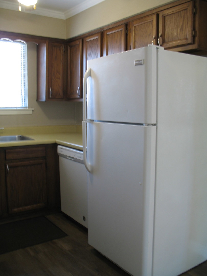 709 W 65th Street 5 Property Photo 8