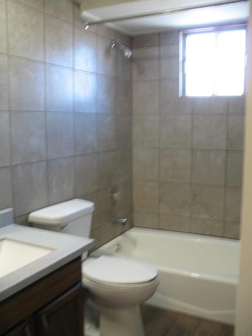 709 W 65th Street 5 Property Photo 9