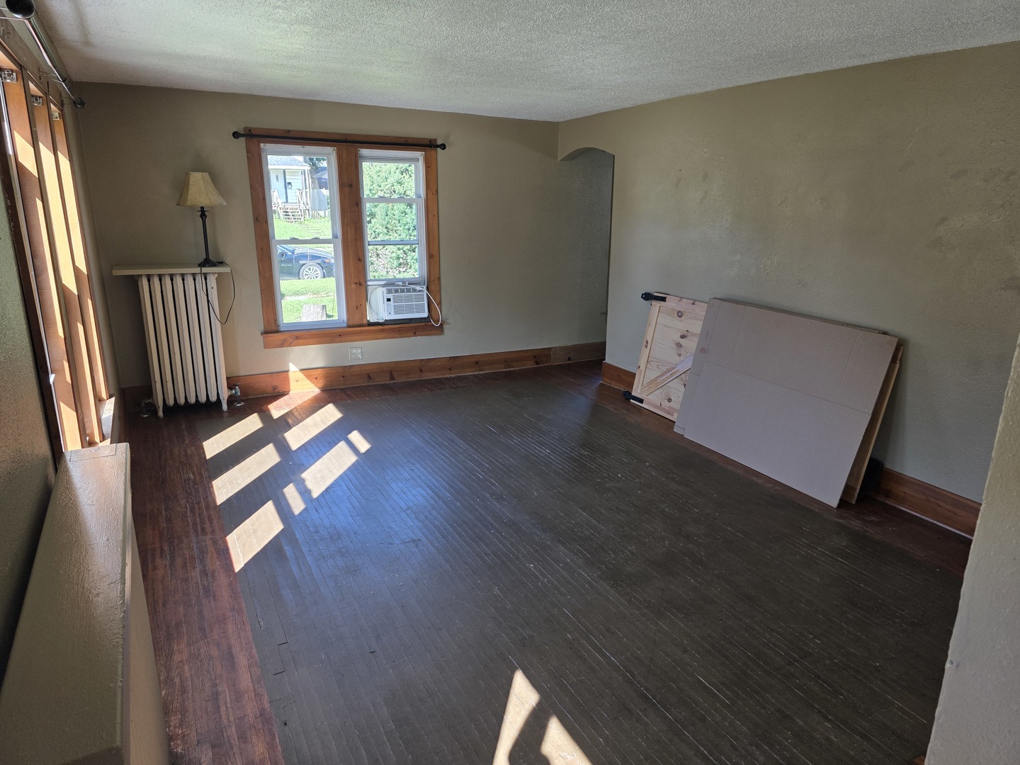 802 E 5th Street Property Photo 3