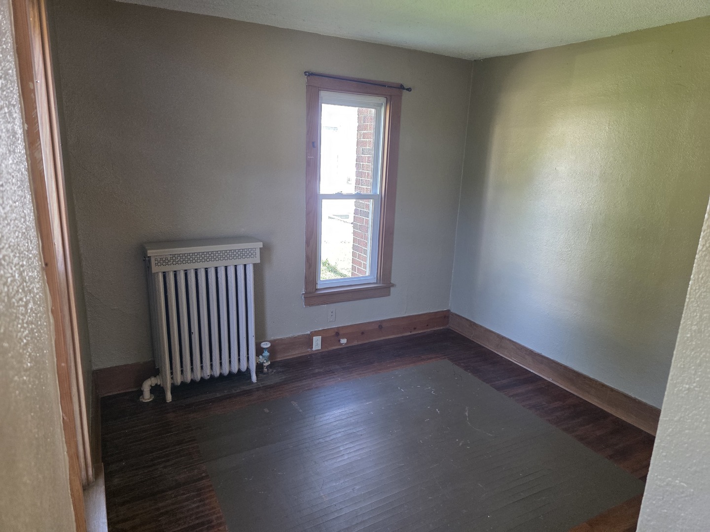 802 E 5th Street Property Photo 4