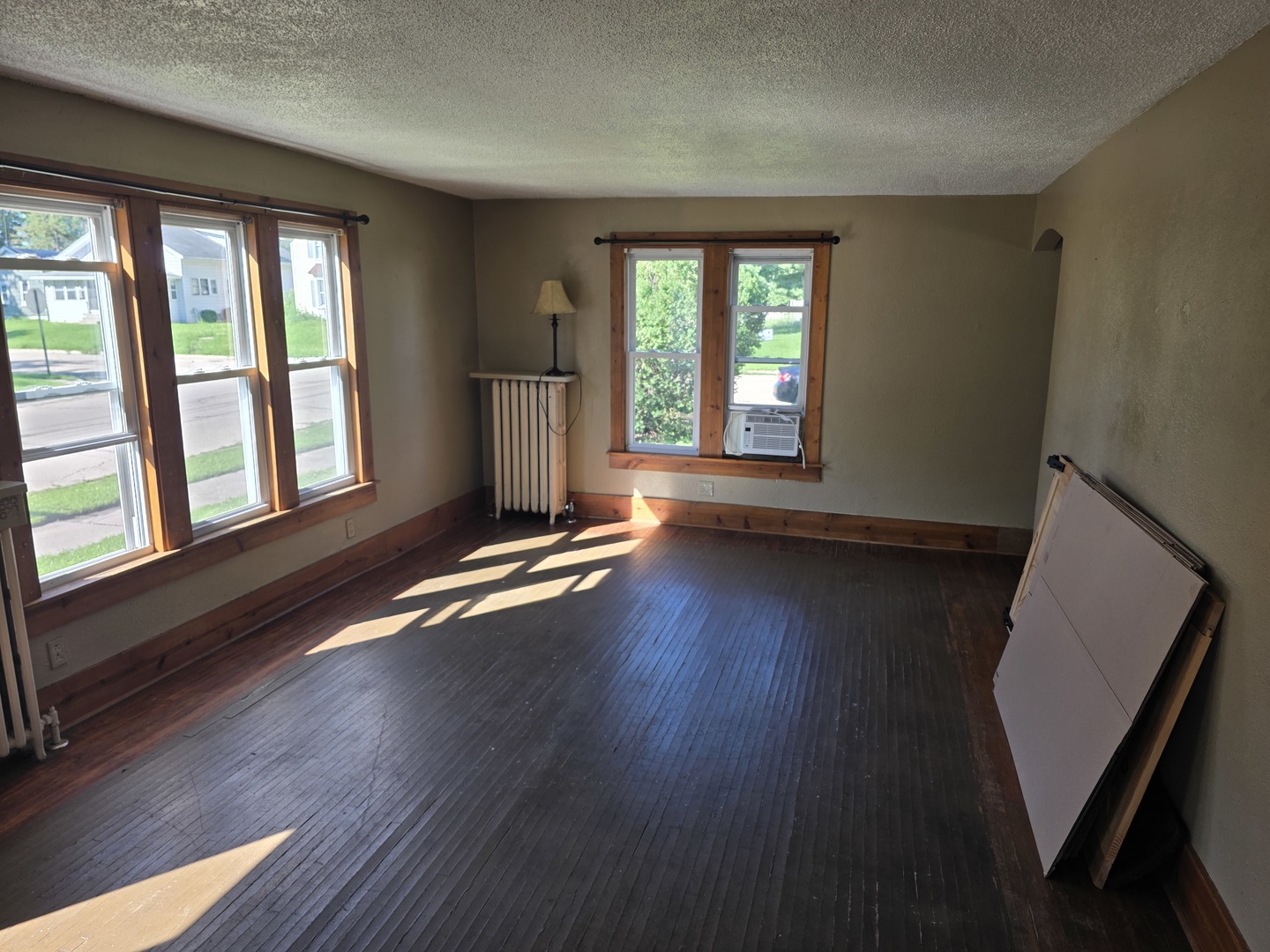 802 E 5th Street Property Photo 5