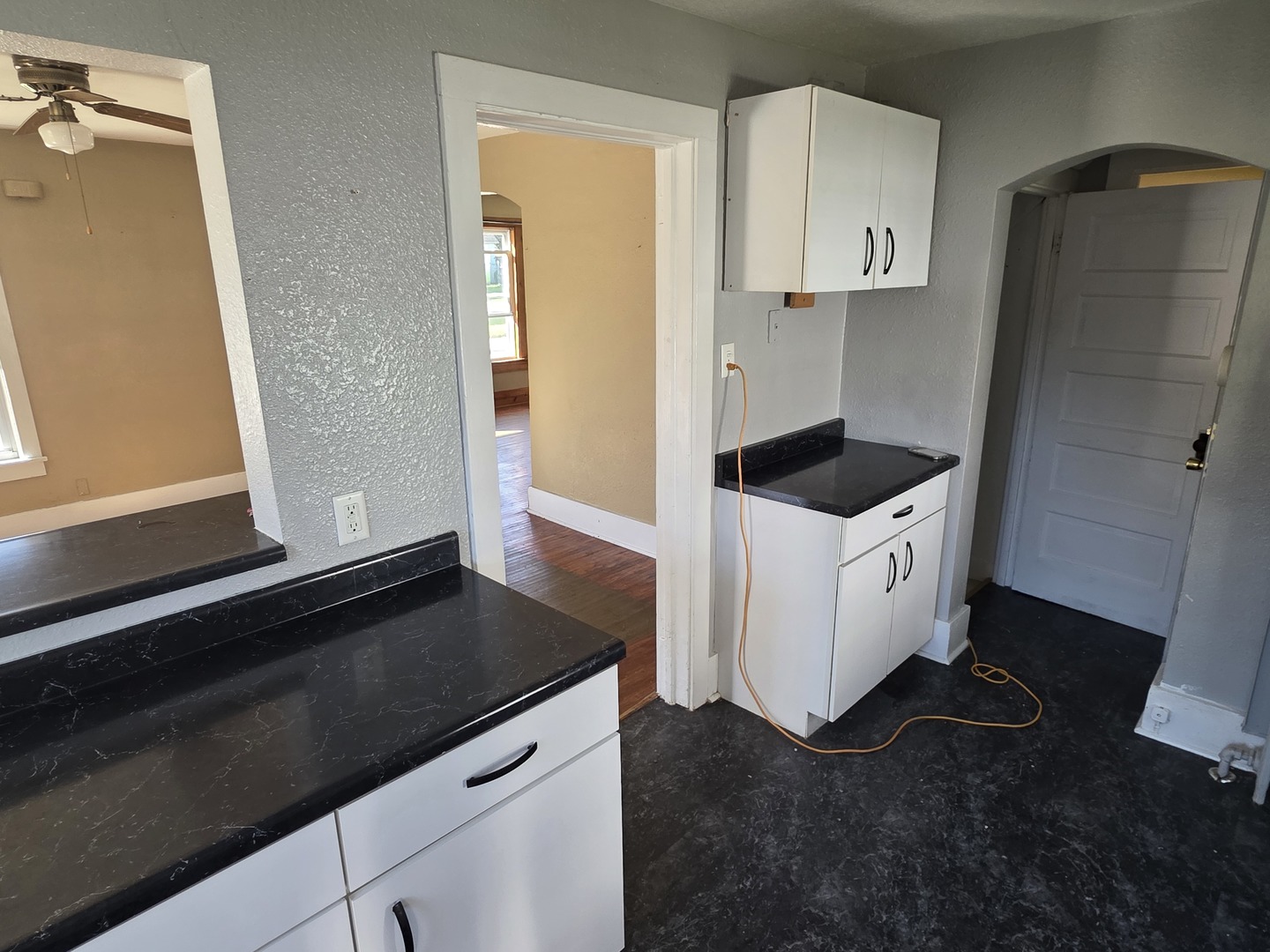 802 E 5th Street Property Photo 11