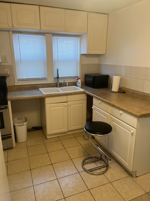 6918 Garden Lane Property Photo 4