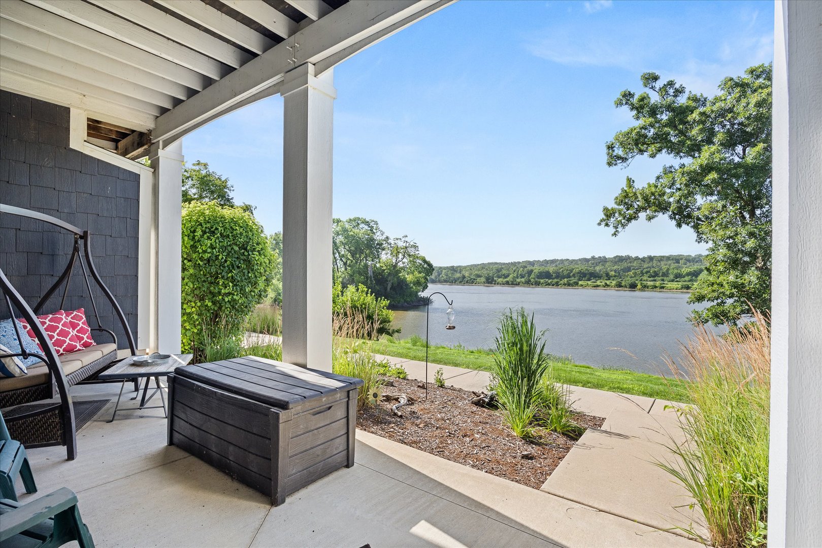 13 River Row Property Photo 4