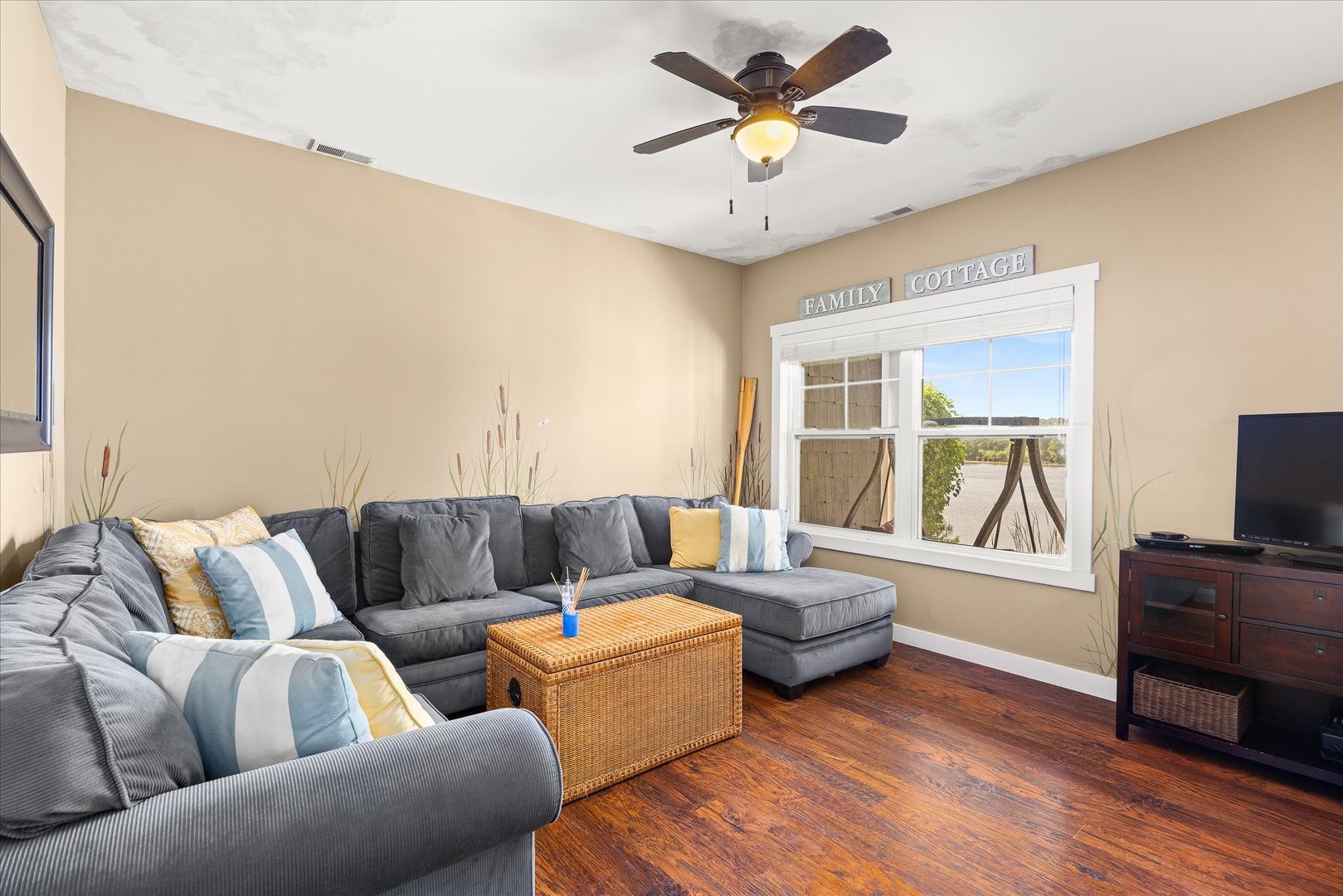 13 River Row Property Photo 8