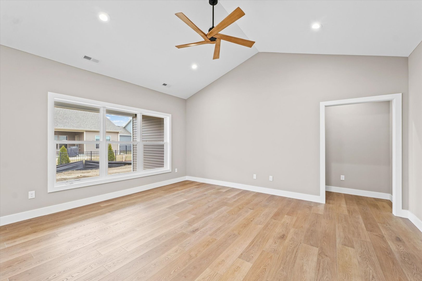 3902 Bay Circle Property Photo 5