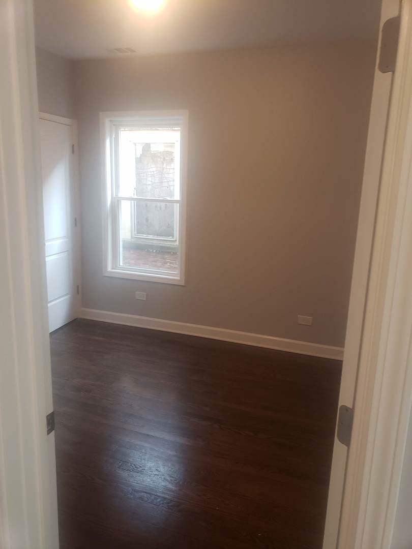 8005 S Maryland Avenue Property Photo 5