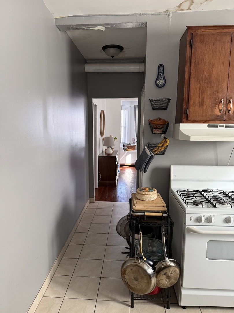 726 N Troy Street Property Photo 7