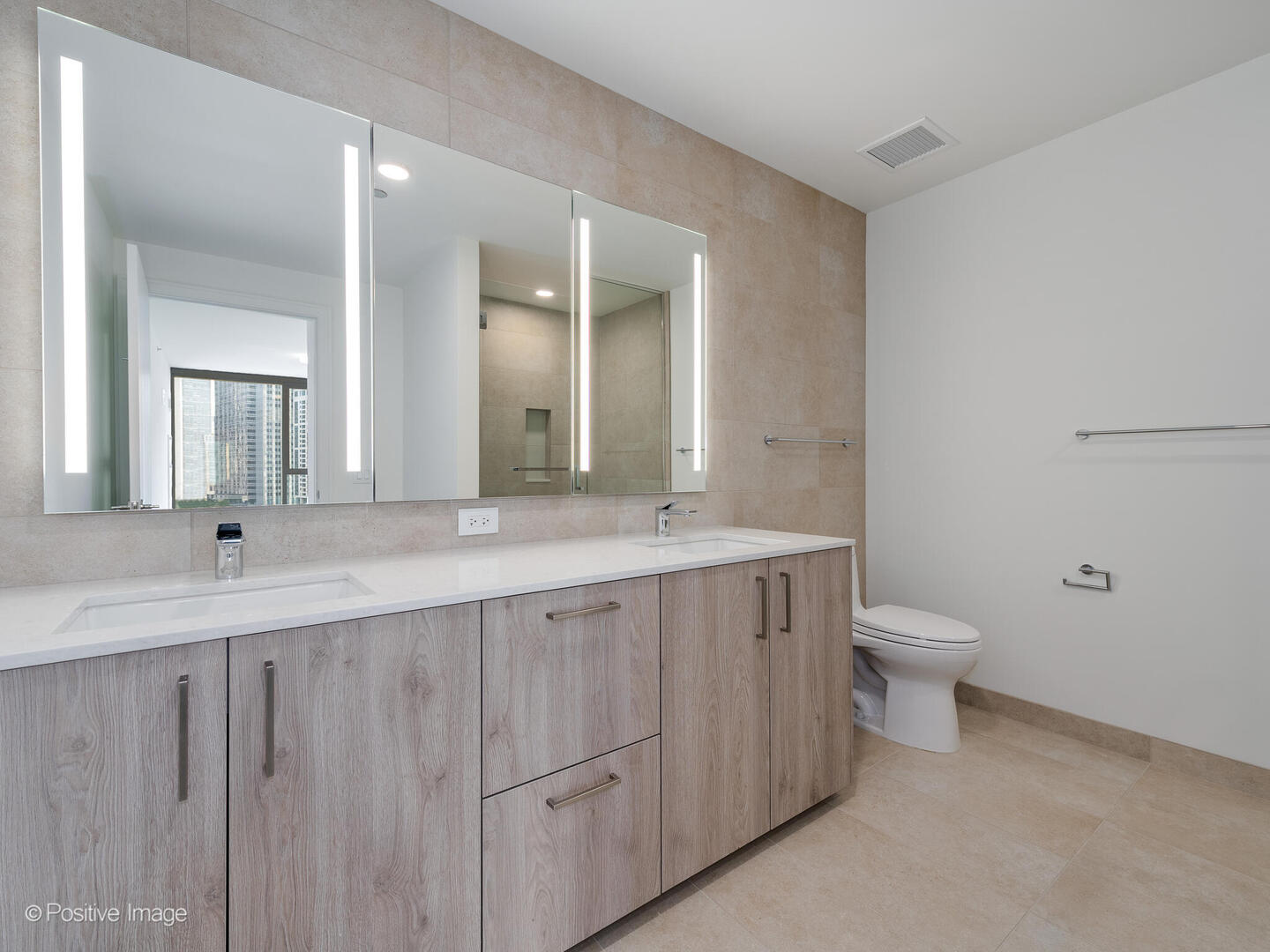 211 N Harbor Drive 1003 Property Photo 14