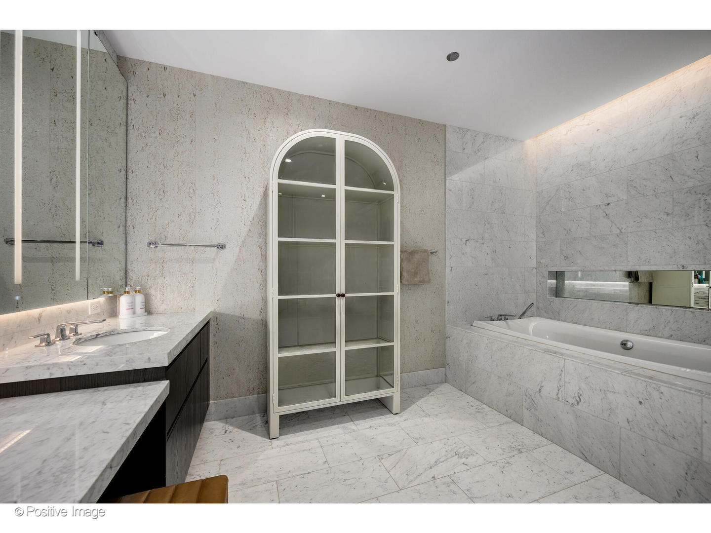 363 E Wacker Drive 3101 Property Photo 28