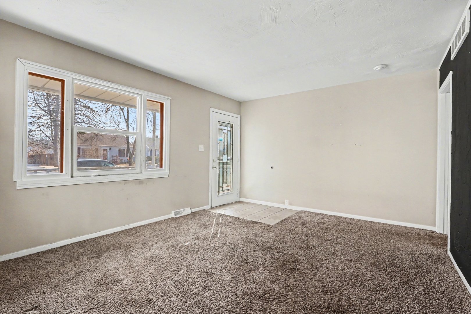 309 S May Street Property Photo 2