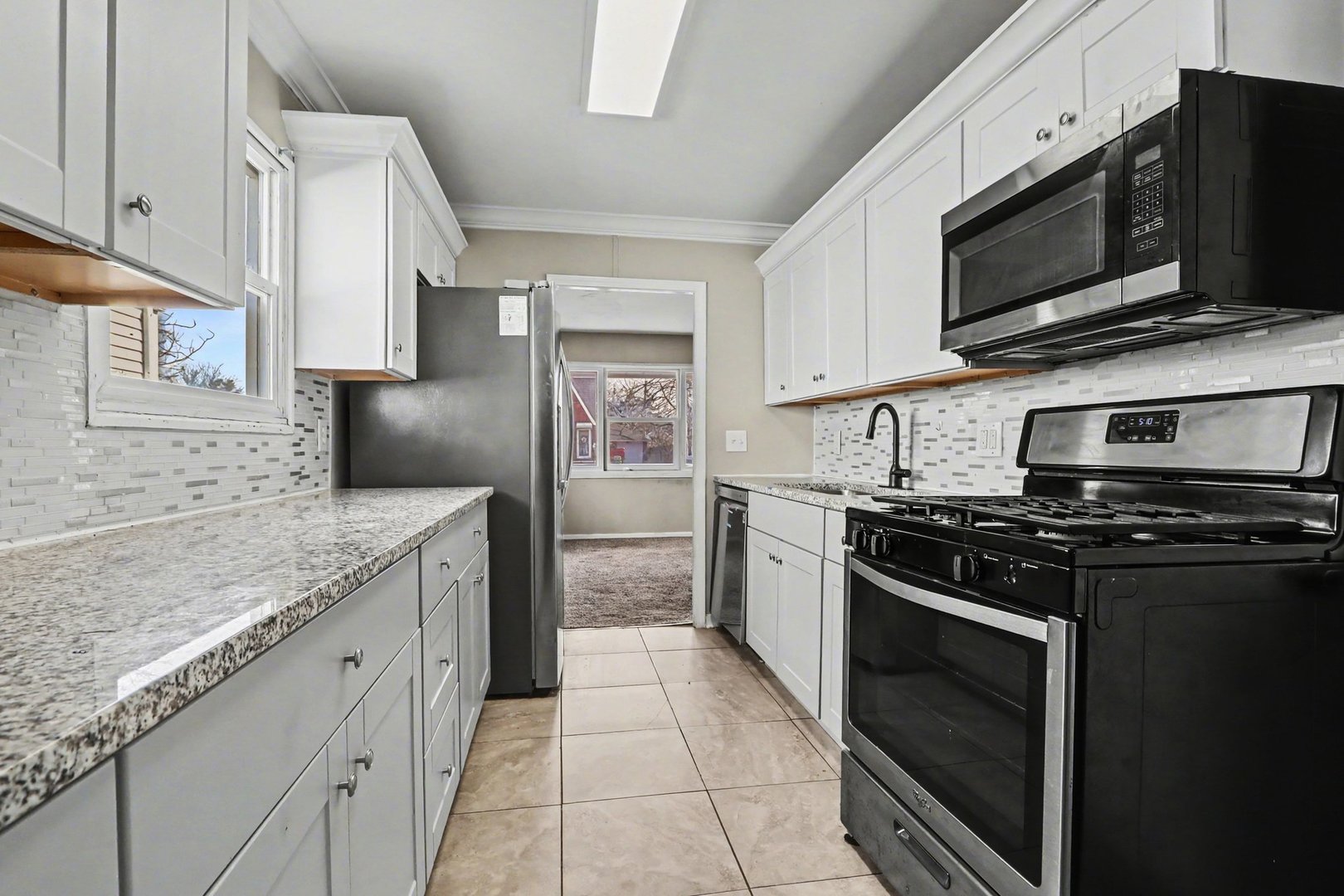 309 S May Street Property Photo 6