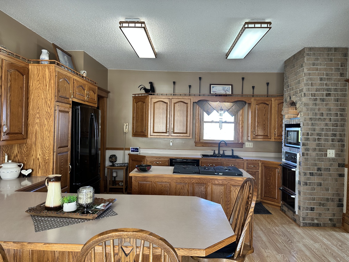 142 S Elliot Street Property Photo 11