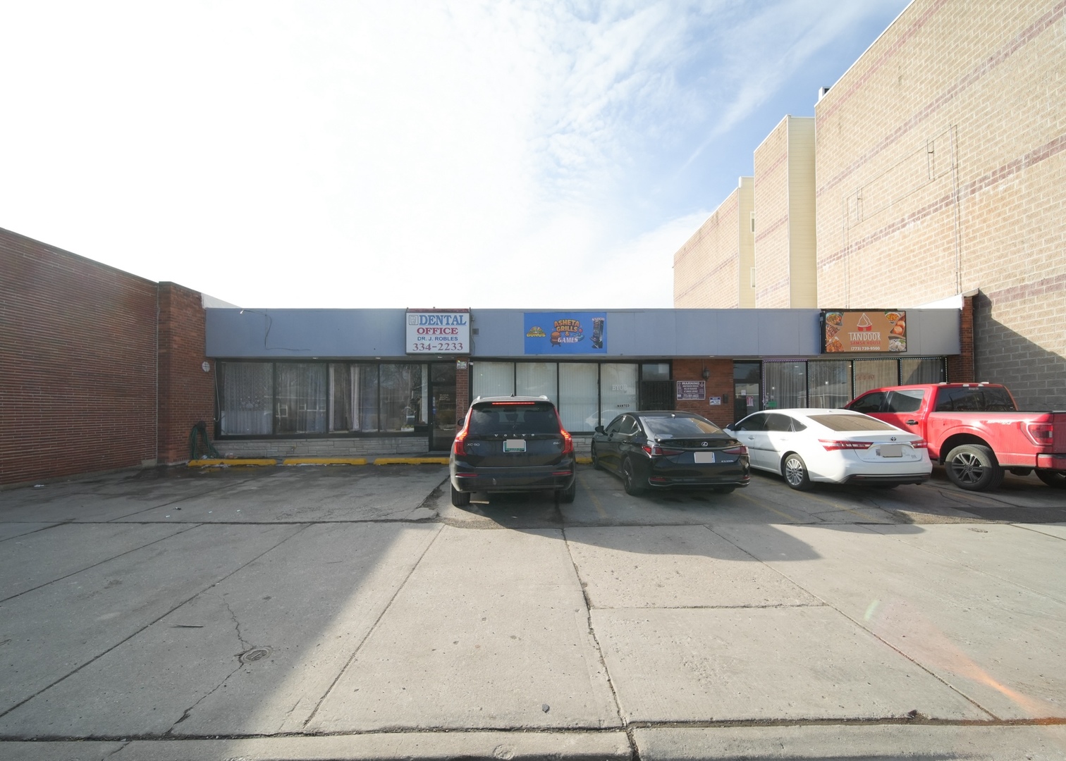 5737 N Lincoln Avenue Property Photo 11