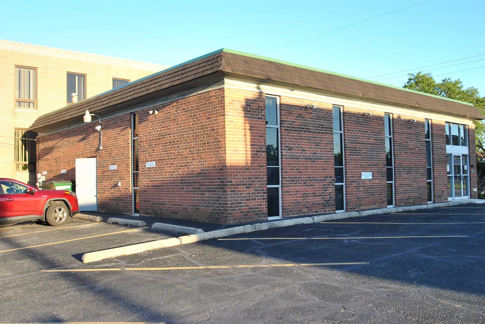 10540 W Cermak Road Property Photo 7