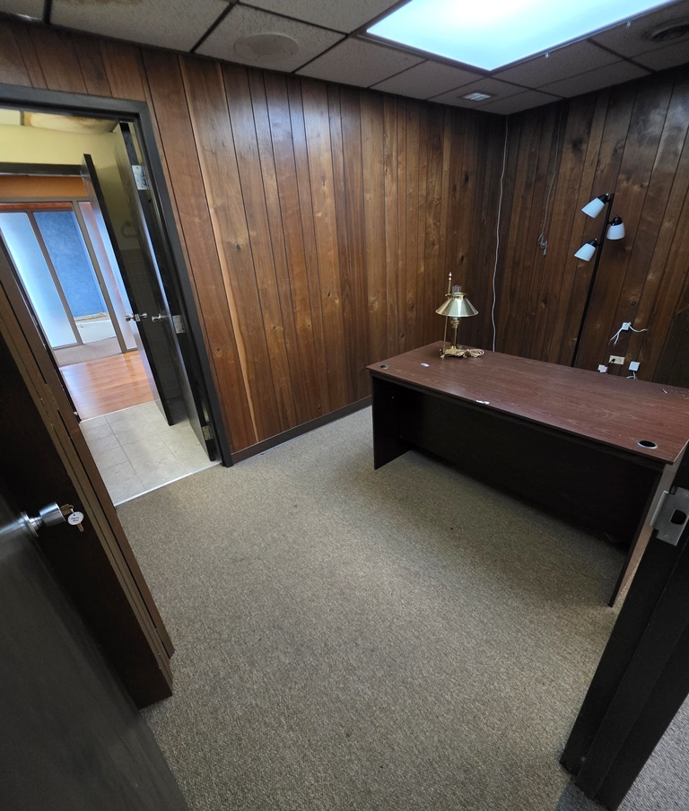 10540 W Cermak Road Property Photo 21