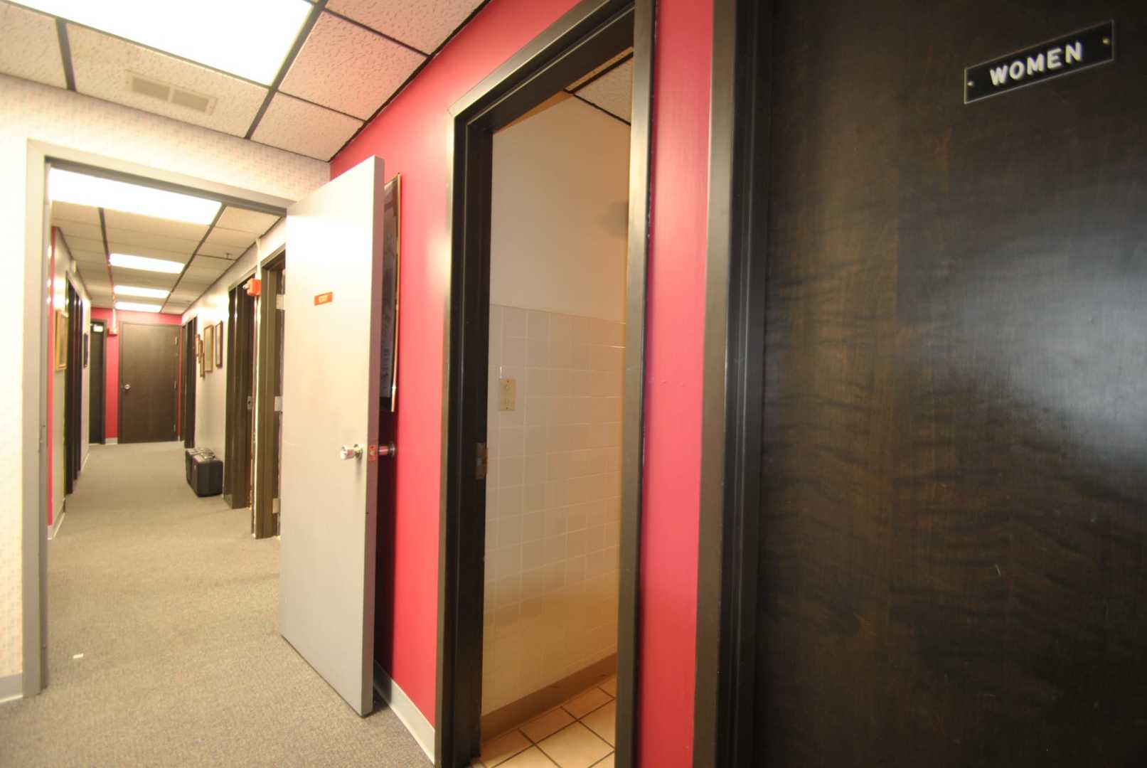 10540 W Cermak Road Property Photo 43