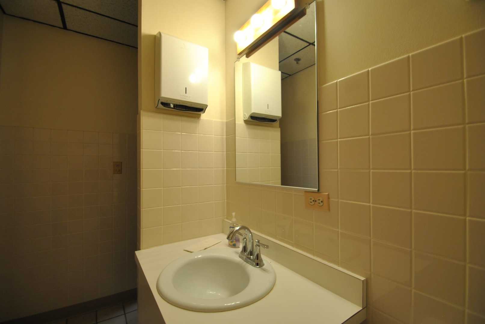 10540 W Cermak Road Property Photo 45