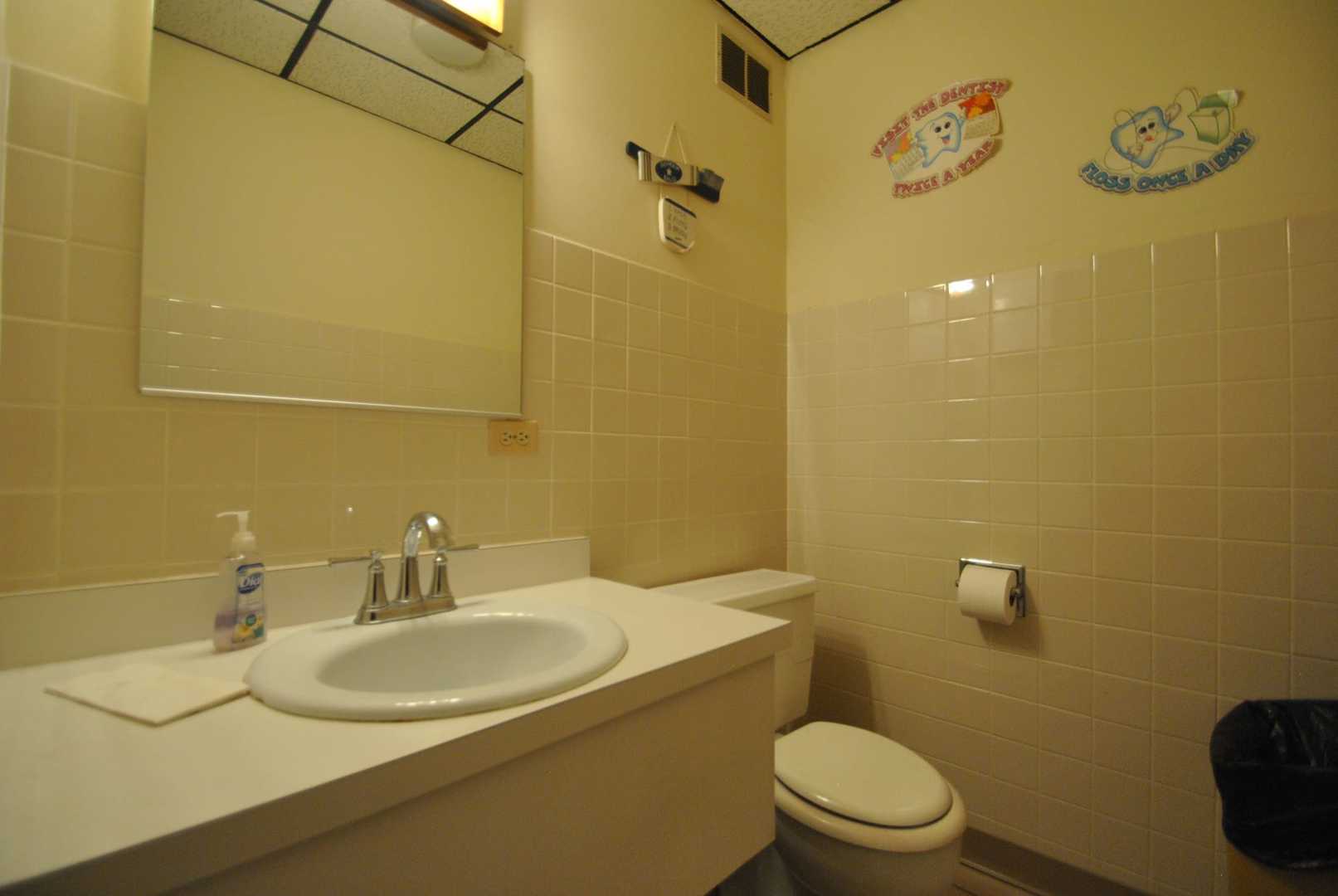10540 W Cermak Road Property Photo 46
