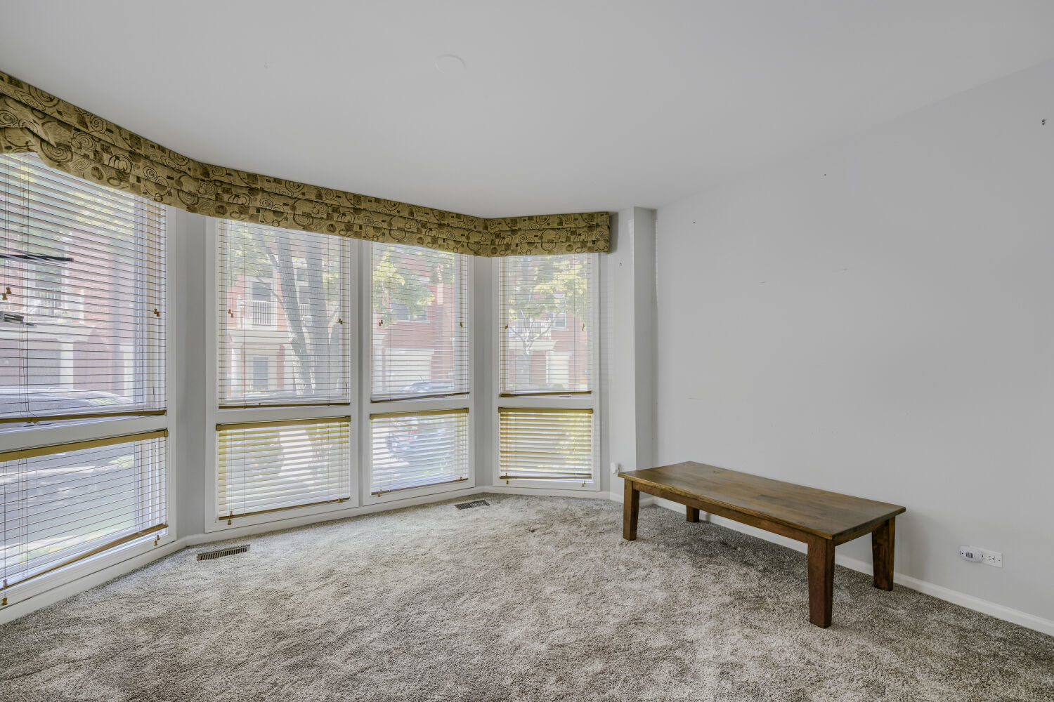 481 N Clinton Street Property Photo 11