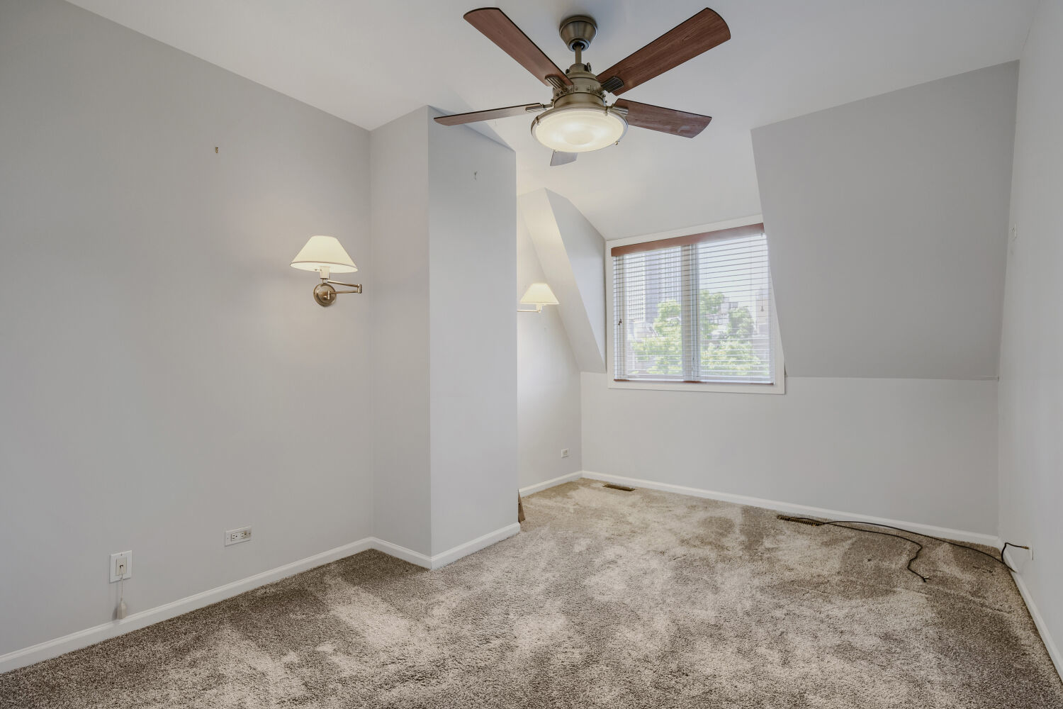 481 N Clinton Street Property Photo 23