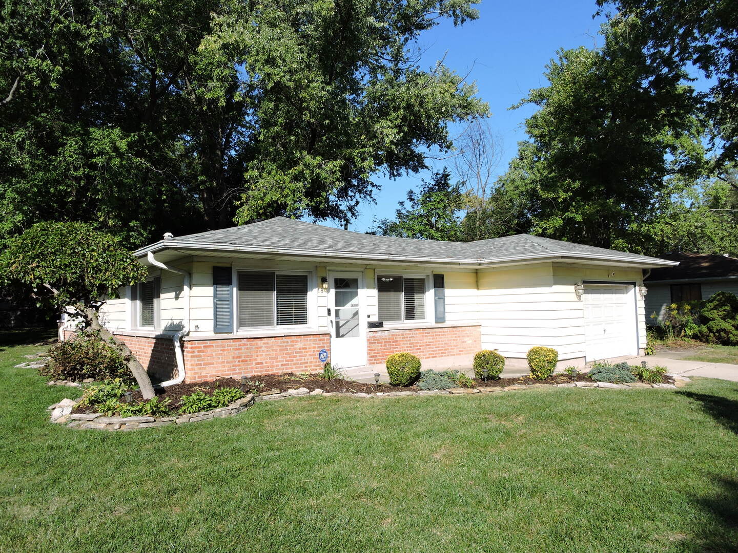18 E Rocket Circle Property Photo 1