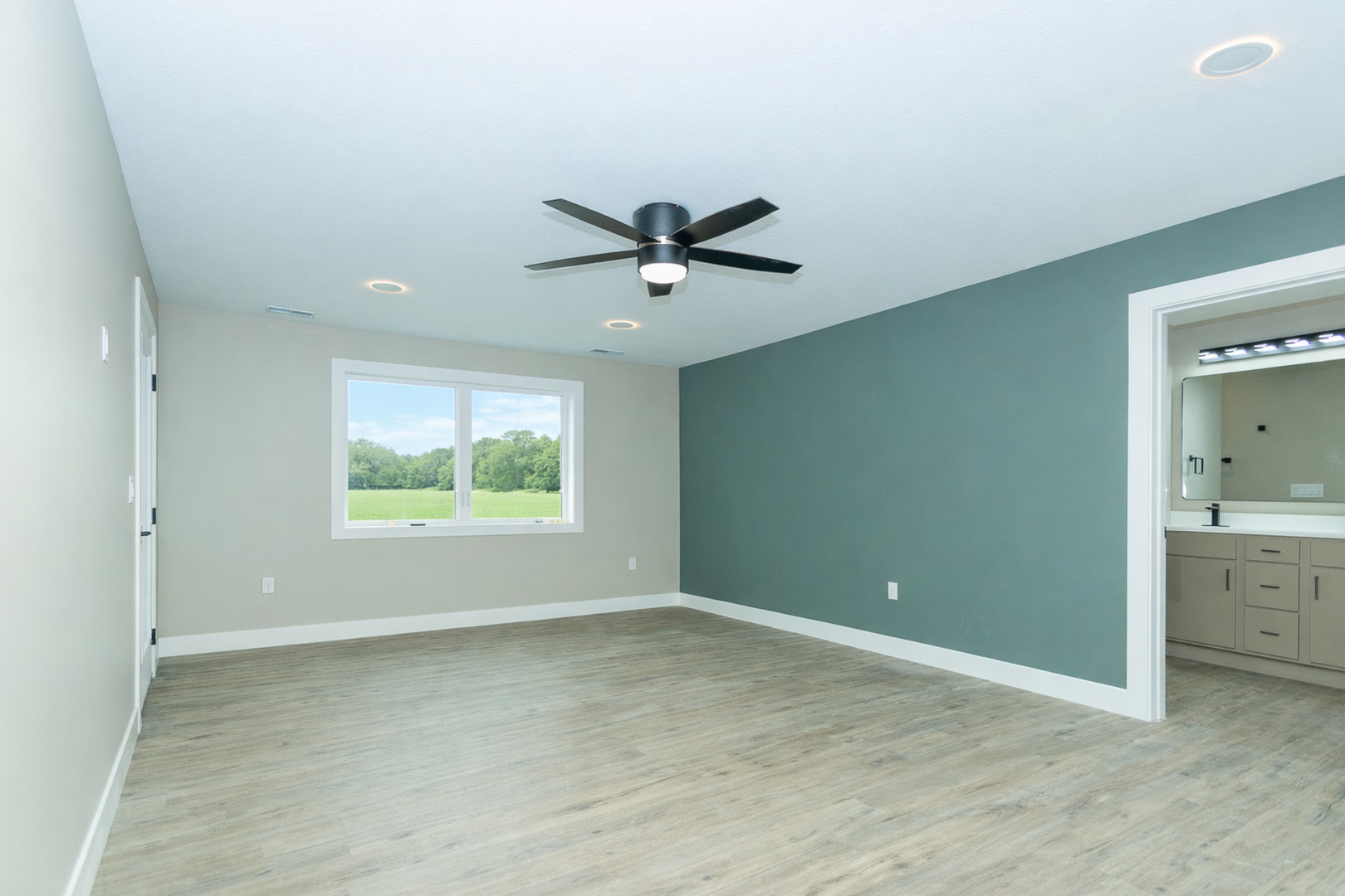 379 Larkspur Lane Property Photo 33