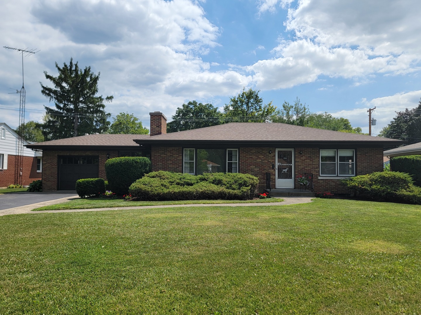 1514 Mayfield Avenue Property Photo 1